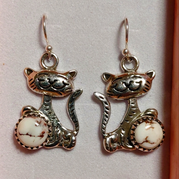 Sterling Silver Cat Earrings With Wild Horse Jasper Stones - Picture 1 of 5